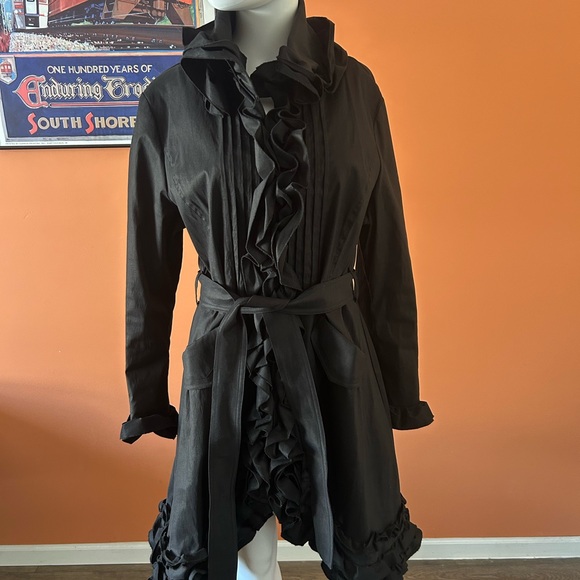 SAMUEL DONG black ruffled belted trench coat - Picture 2 of 10